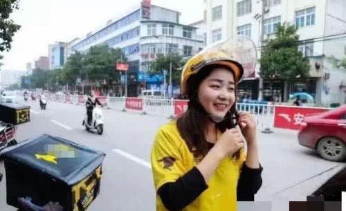 美女送外卖照片,美女骑手送餐瞬间