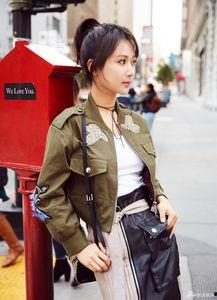 杨紫期生活照街拍,生活照街拍展现清新魅力