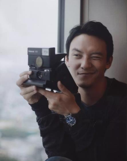 张震简历背景,从军旅生涯到影视明星的跨界传奇