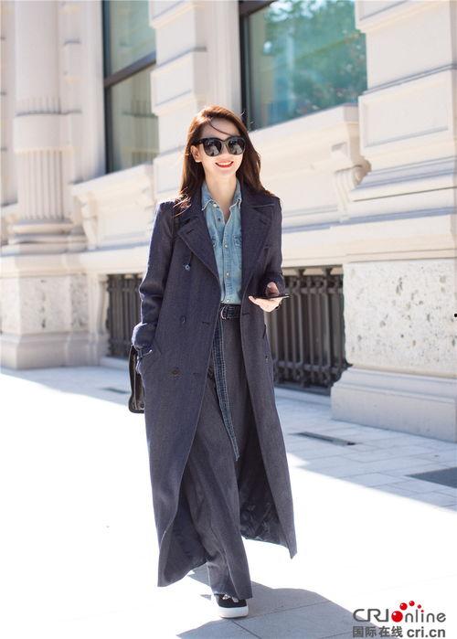 女明星穿大衣图片,女明星演绎大衣穿搭风采